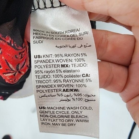 CHICO'S Floral Tulip Hem Top Blouse Mixed Media Size 1 (Medium) EUC - Picture 5 of 7